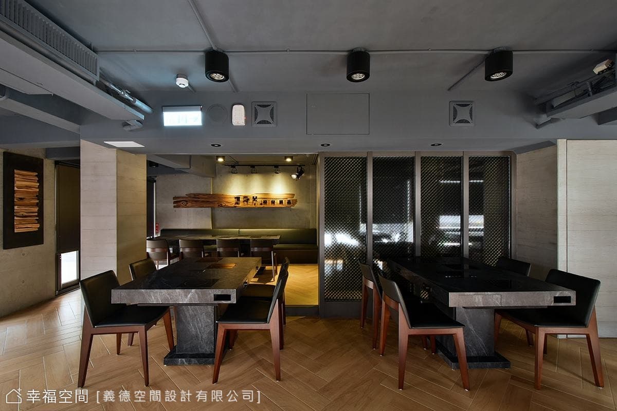 用韻味工業風打造 時尚浪漫用餐環境