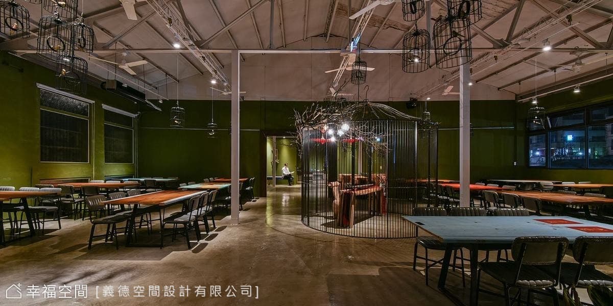 傳統文化與時尚完美結合， 陶藝、服飾、餐飲、茶品一體的藝術坊