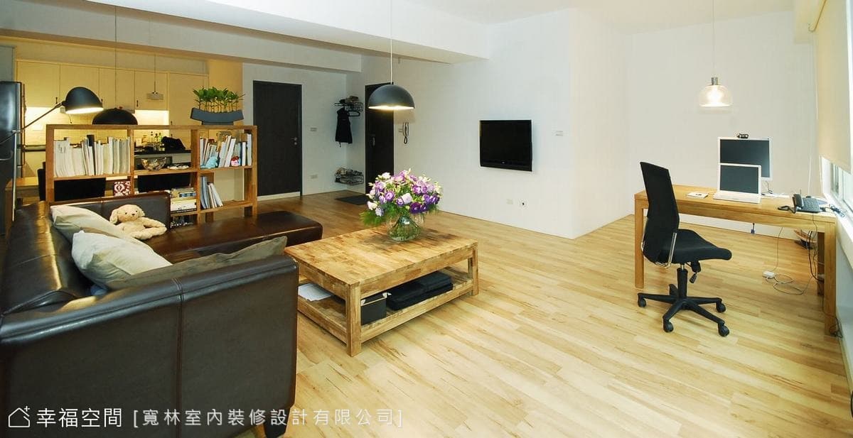 玄關望向客廳