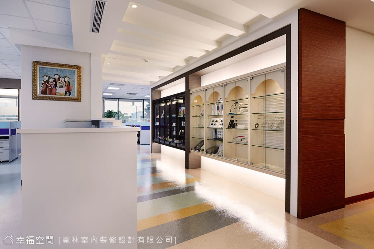 廊道展示櫃