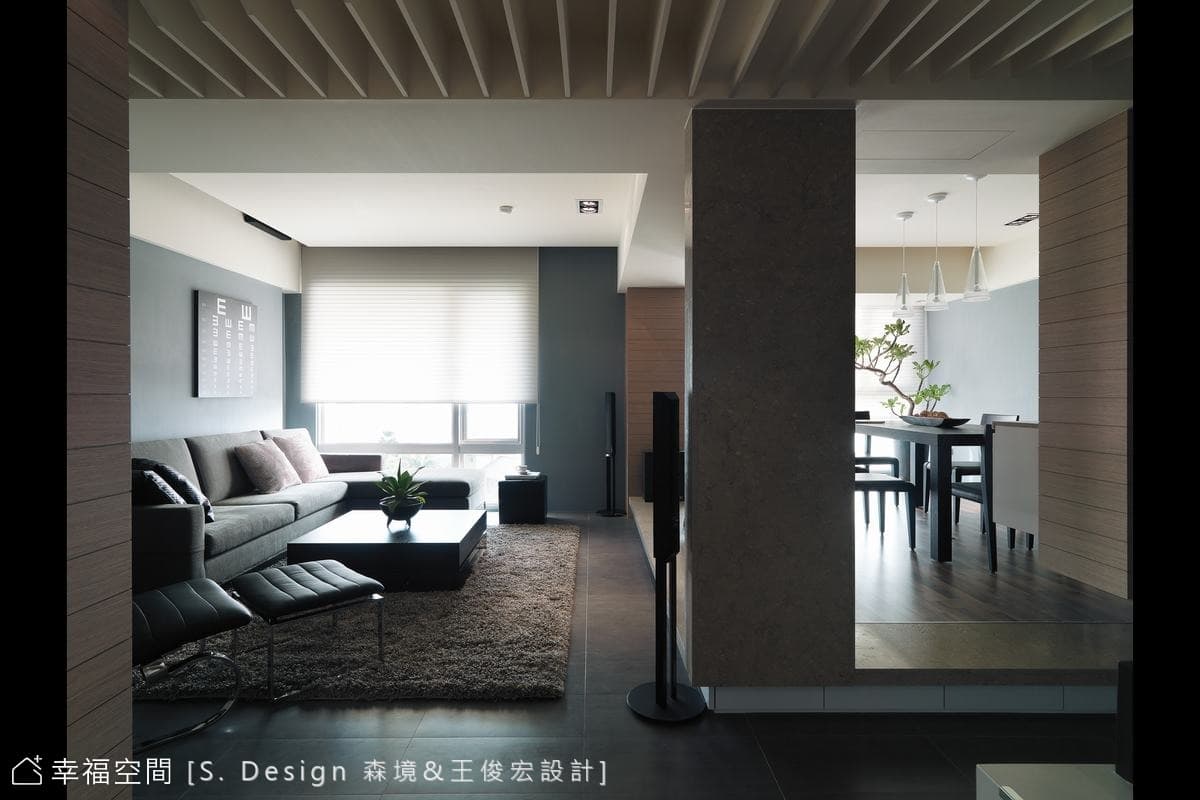 玄關望向客廳