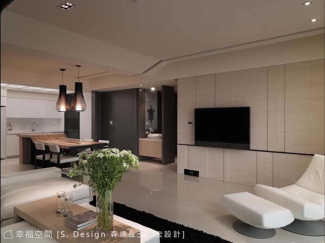 客廳與餐廳