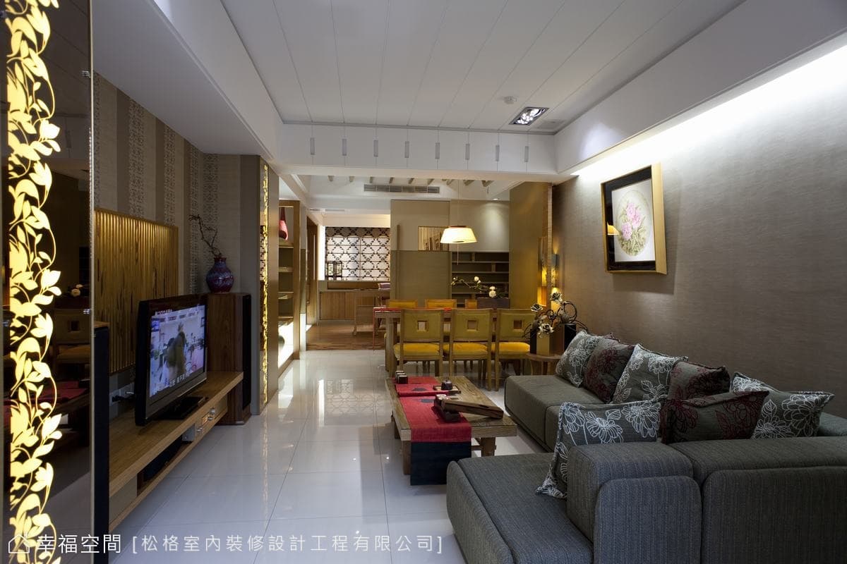 玄關望向室內