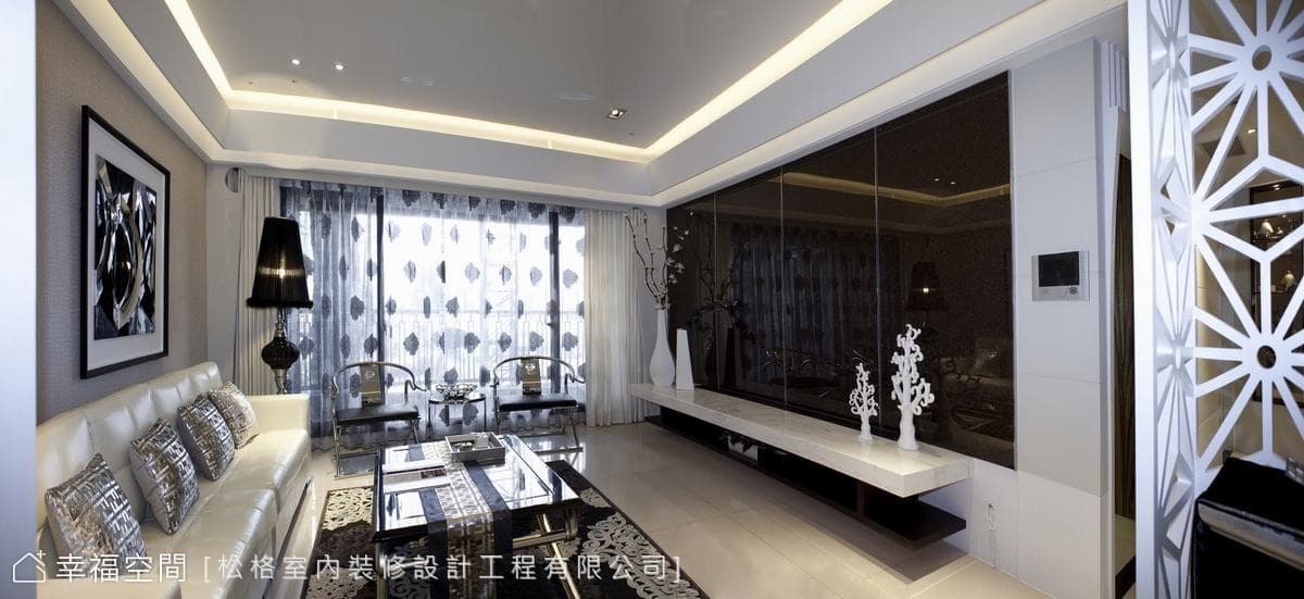 玄關望向客廳