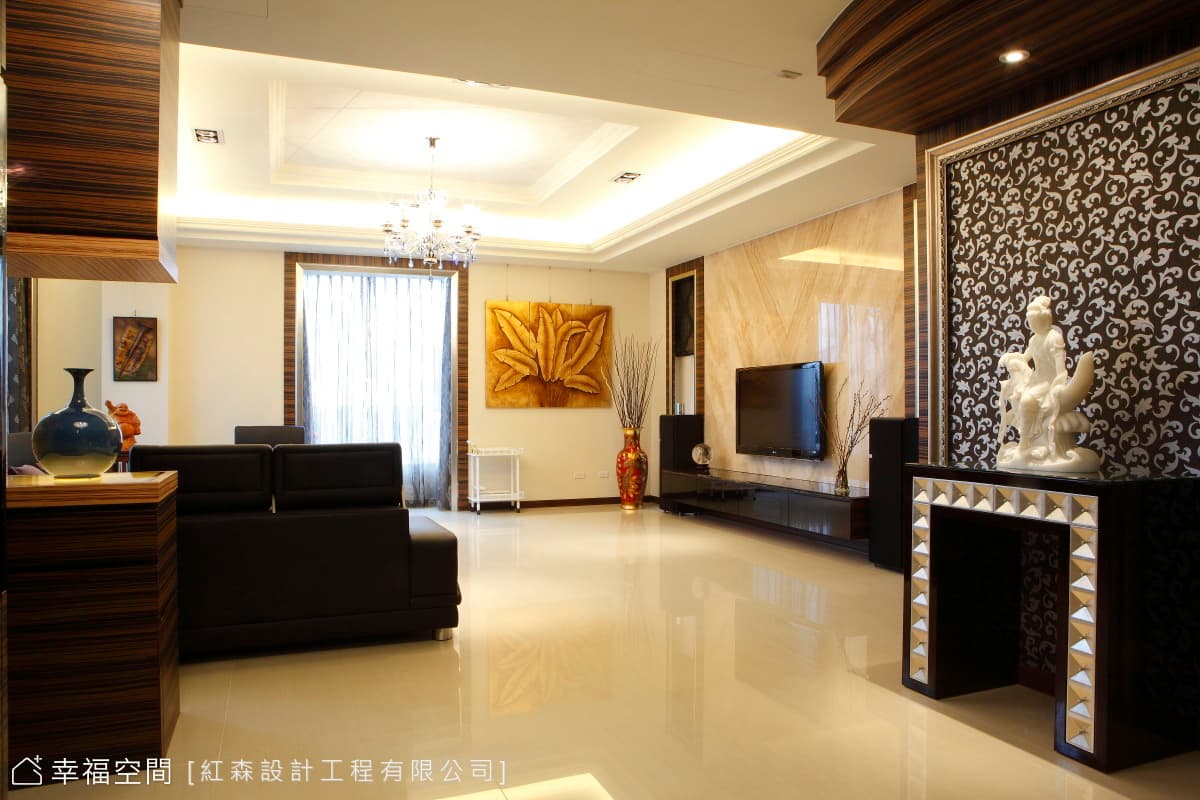 玄關望向客廳