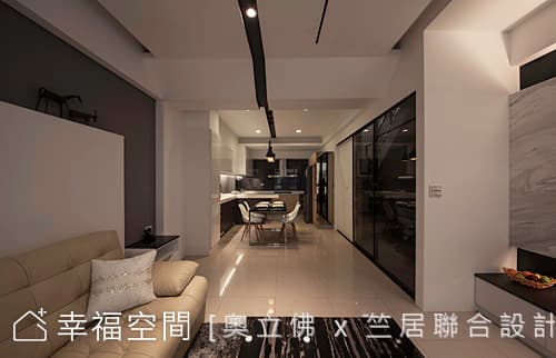 客廳面向餐廳
