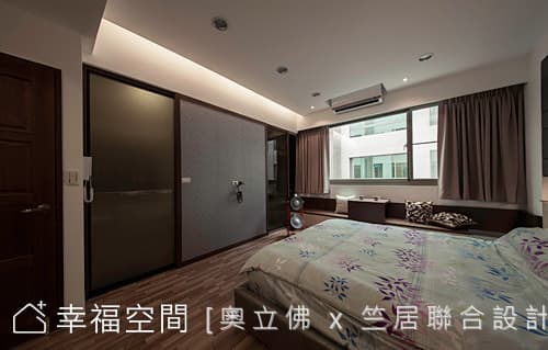 主臥室電視牆
