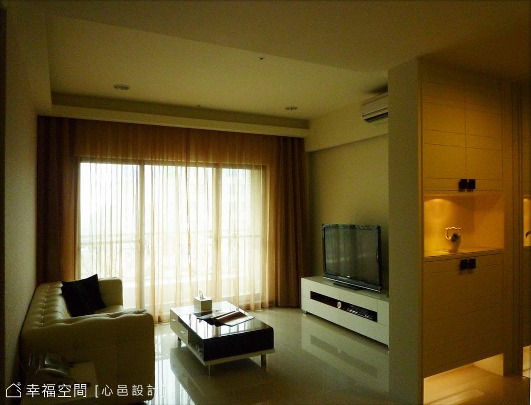 玄關、客廳