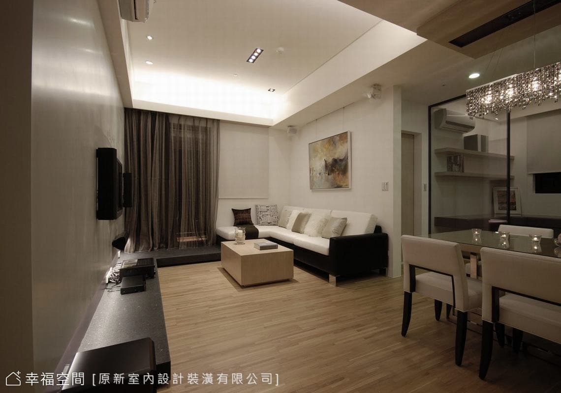 玄關望向室內