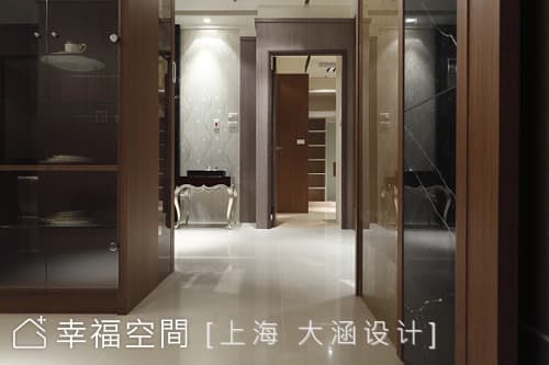 餐廳望向主臥室