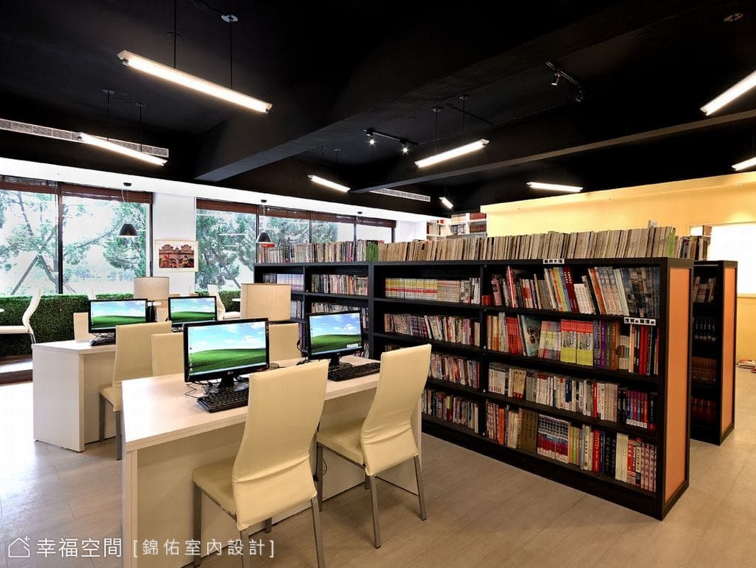 電腦座位區