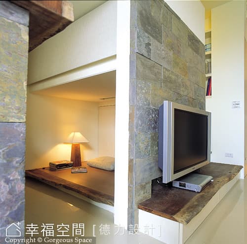 由客廳望向和室