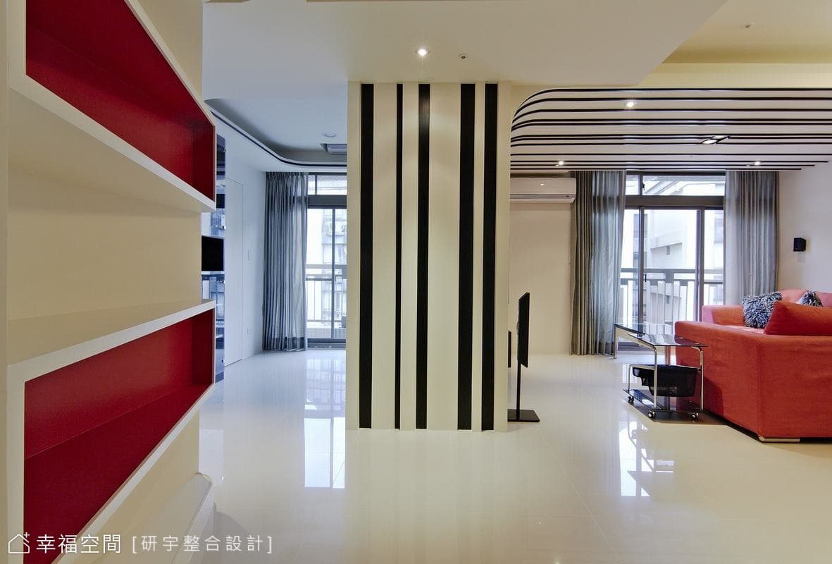 玄關望向室內