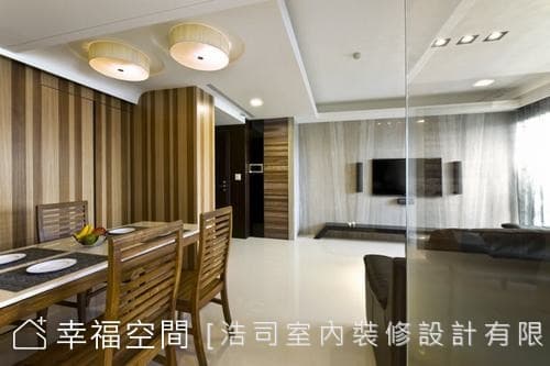 餐廳望向玄關