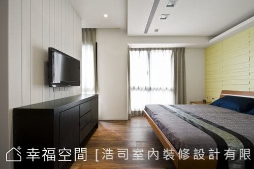 主臥床頭