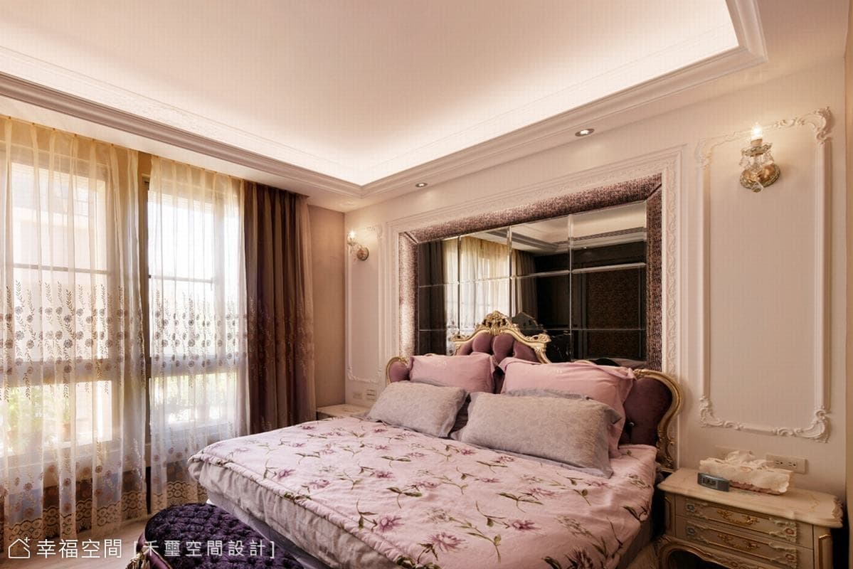 主臥床頭