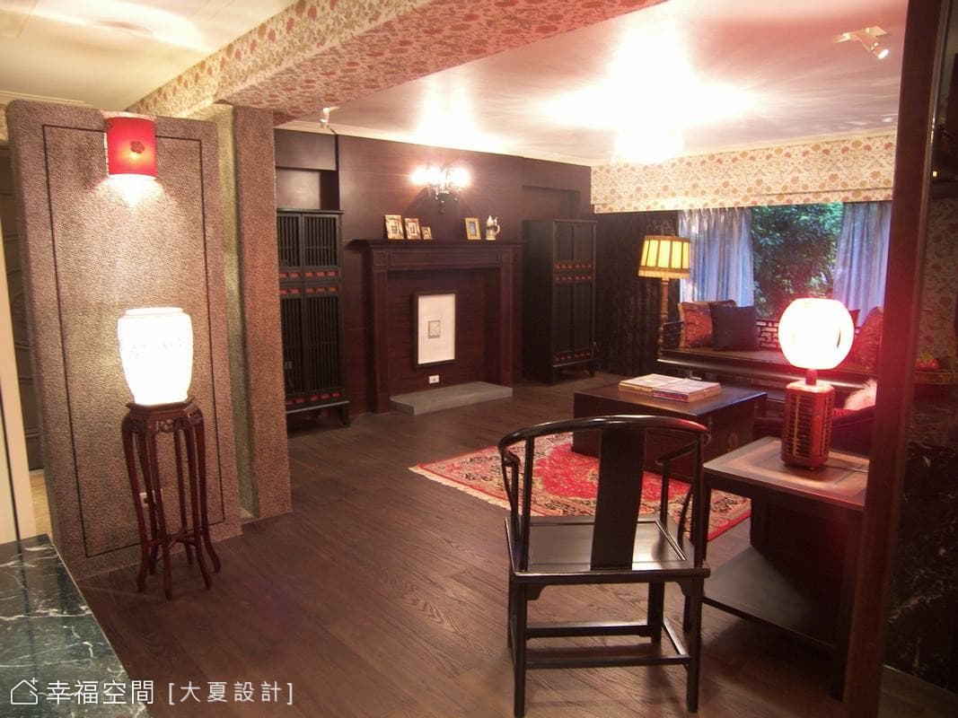 玄關望向客廳