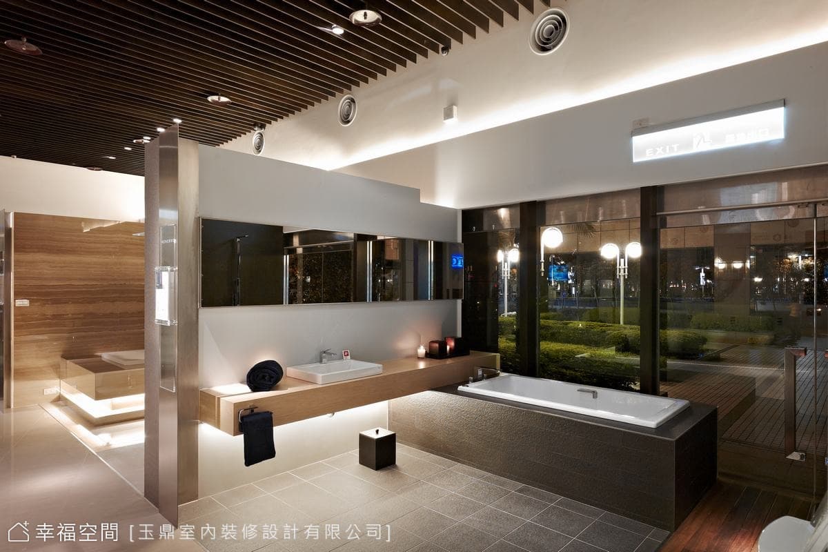 RENESSE展示區