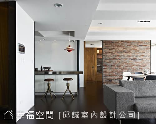 客廳望向睡眠區