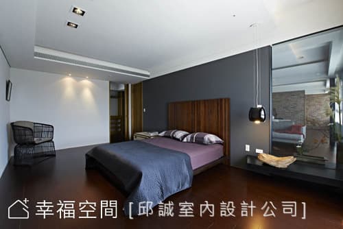 主臥房
