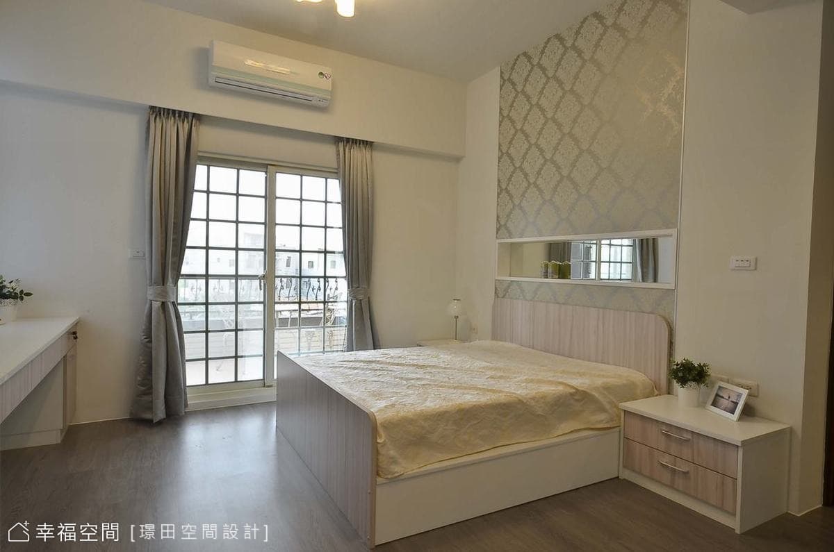 男孩房床頭