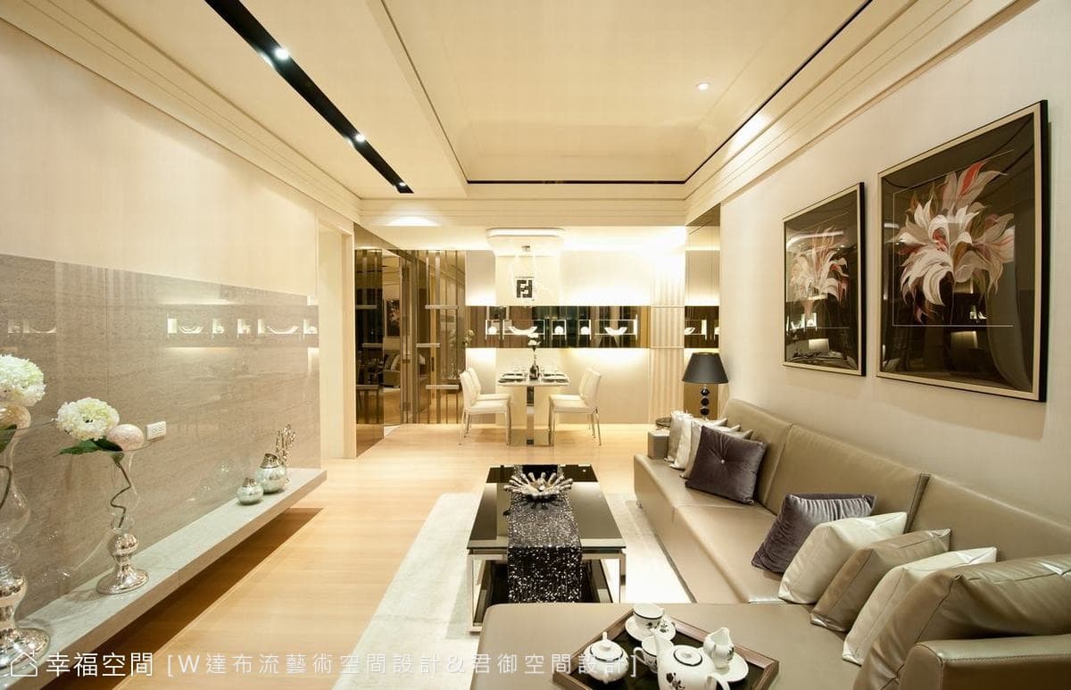 客廳望向餐廳