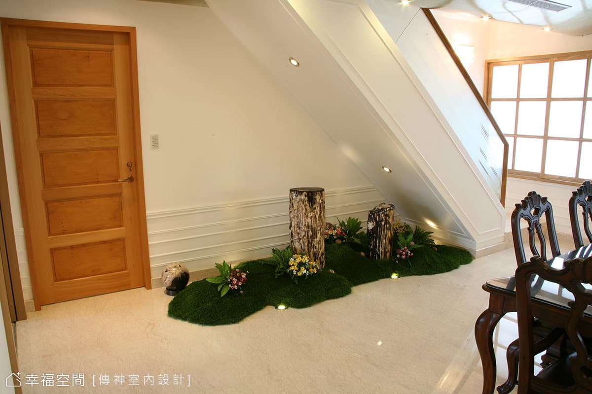梯下造景