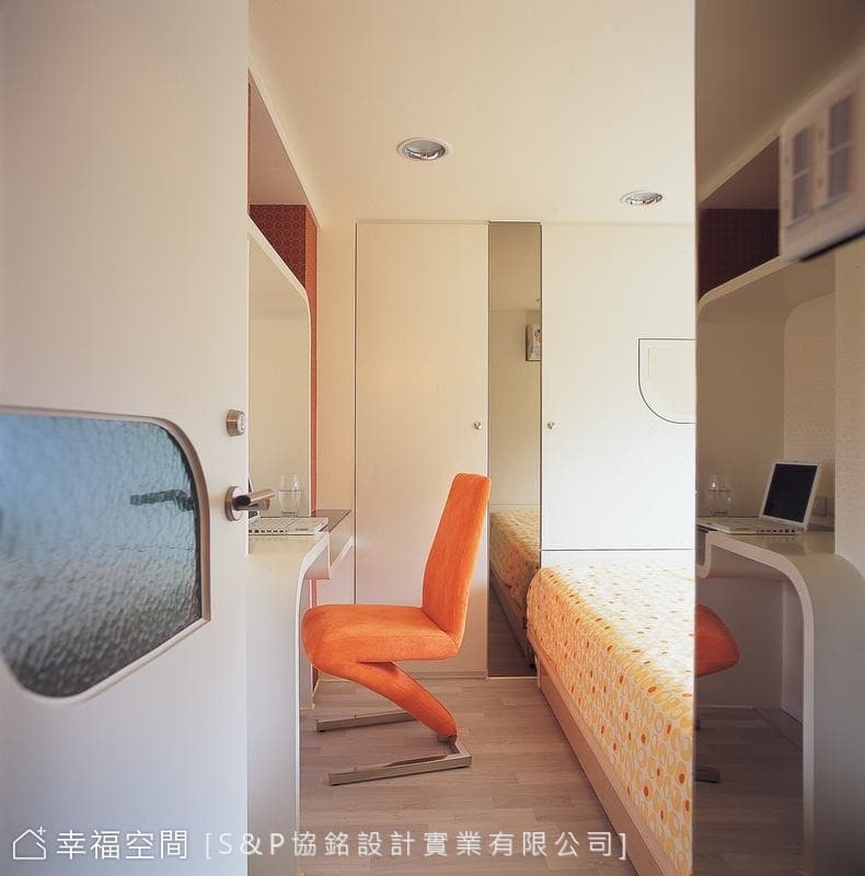 小孩房書桌