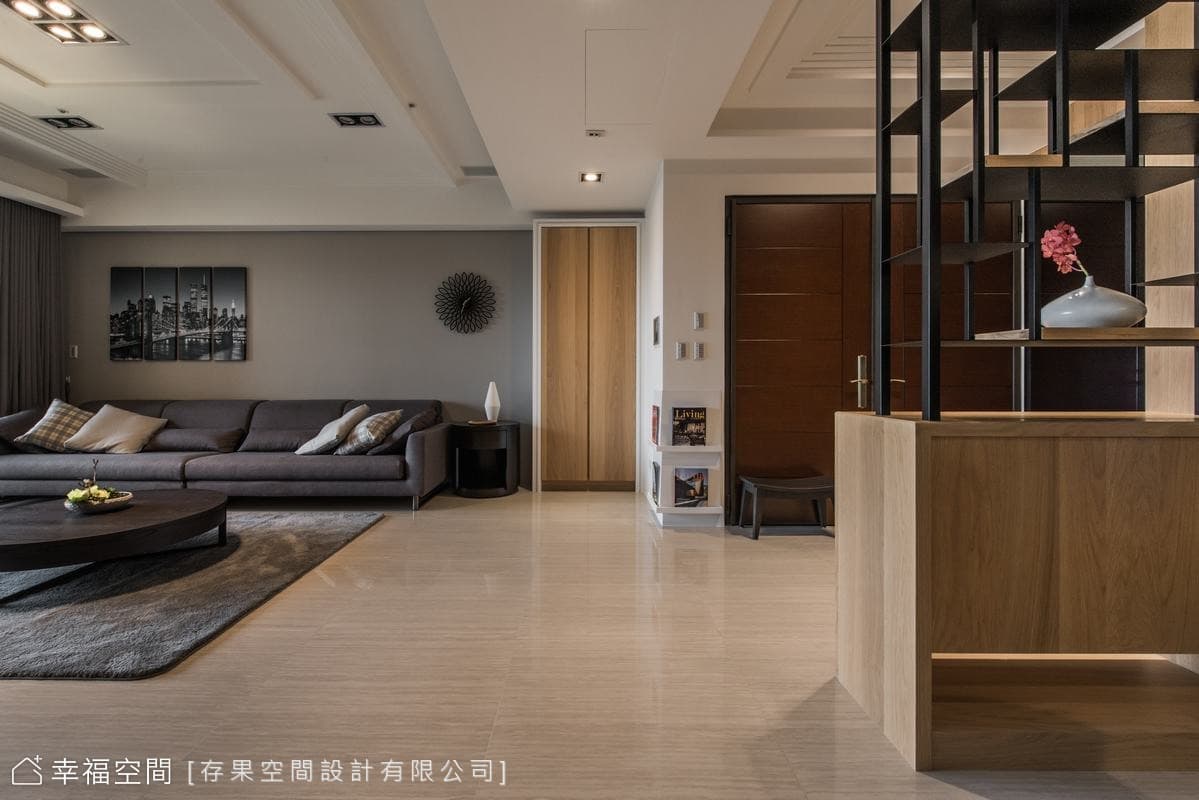 客廳背牆