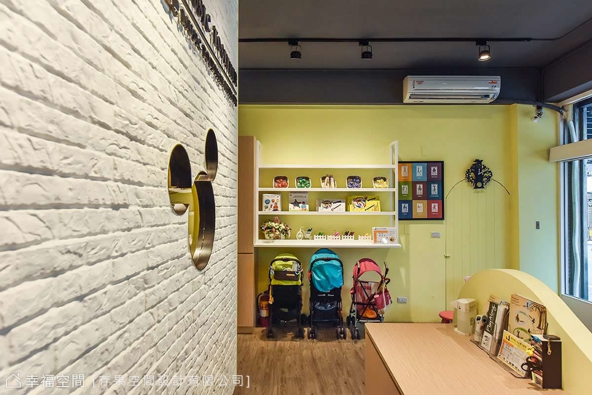 娃娃車放置處