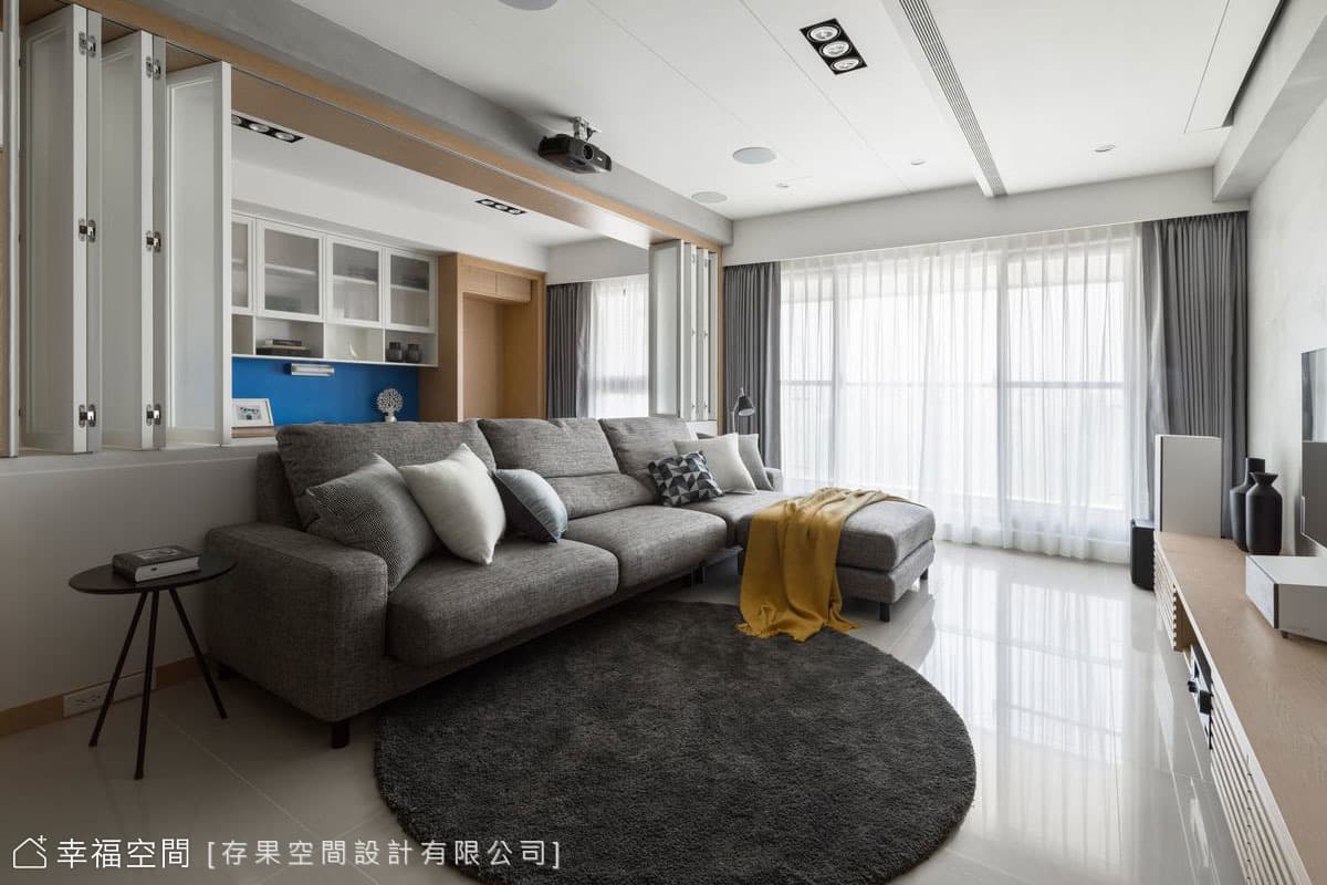 融。展域