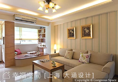 玄關望向客廳