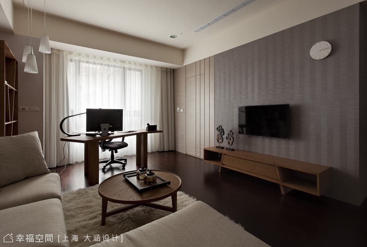 主臥電視牆面