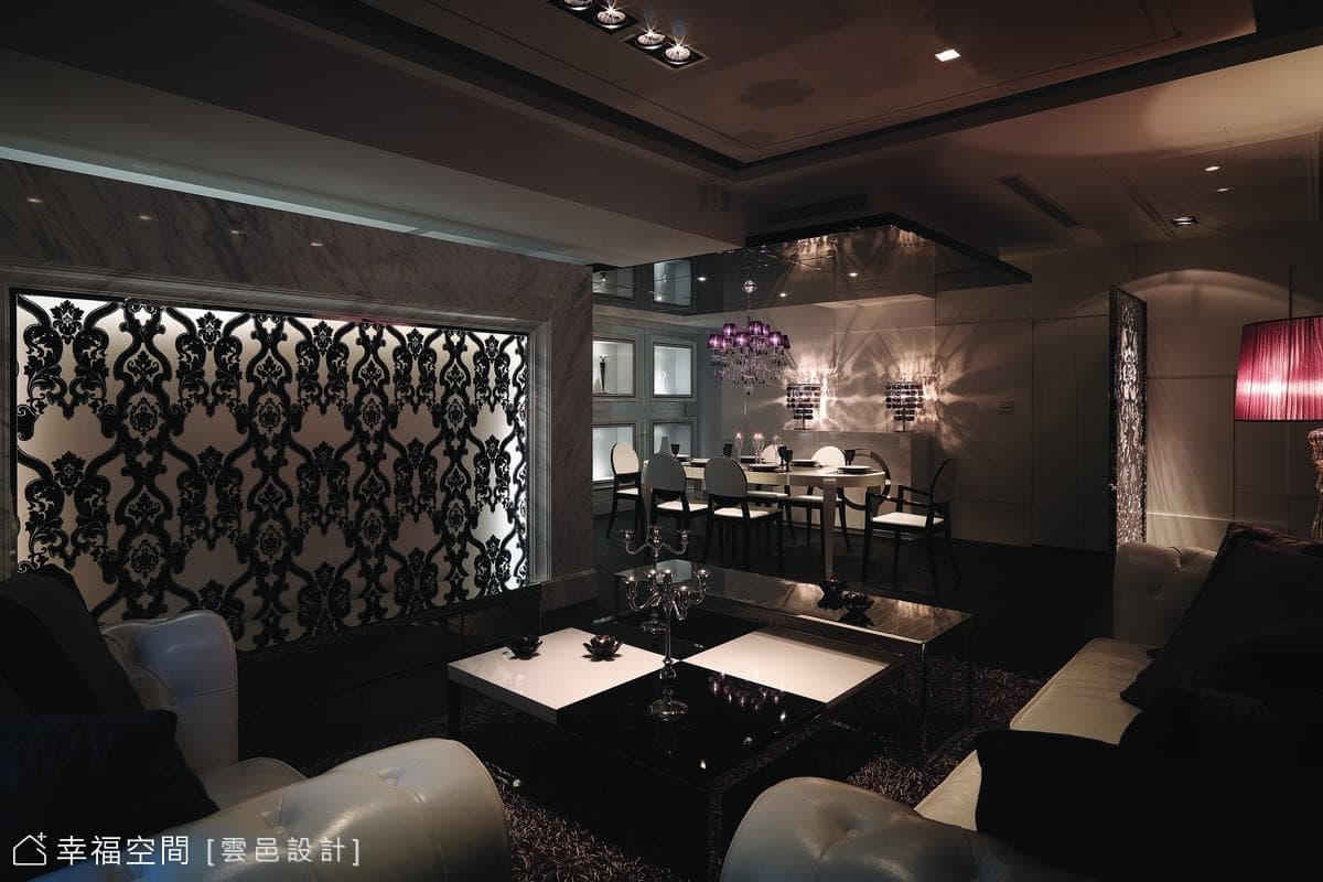 客廳望向餐廳