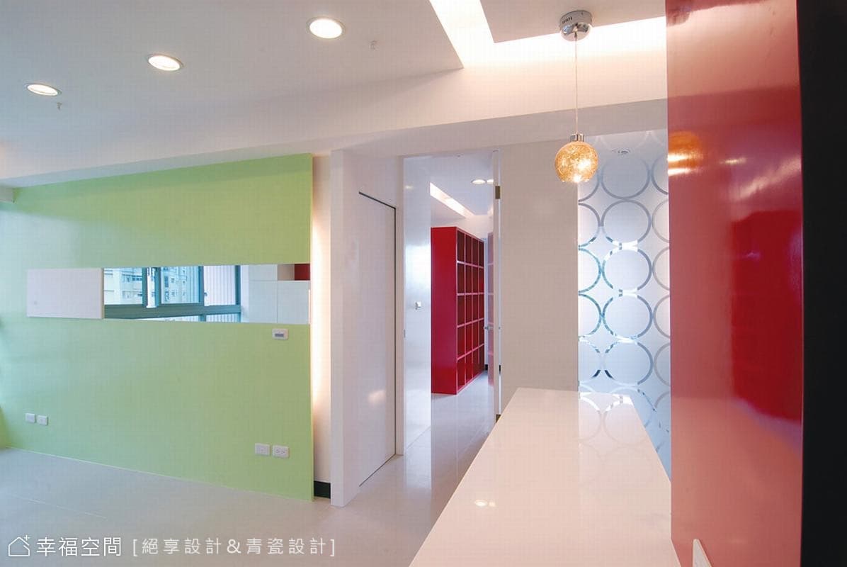 玄關望向客廳