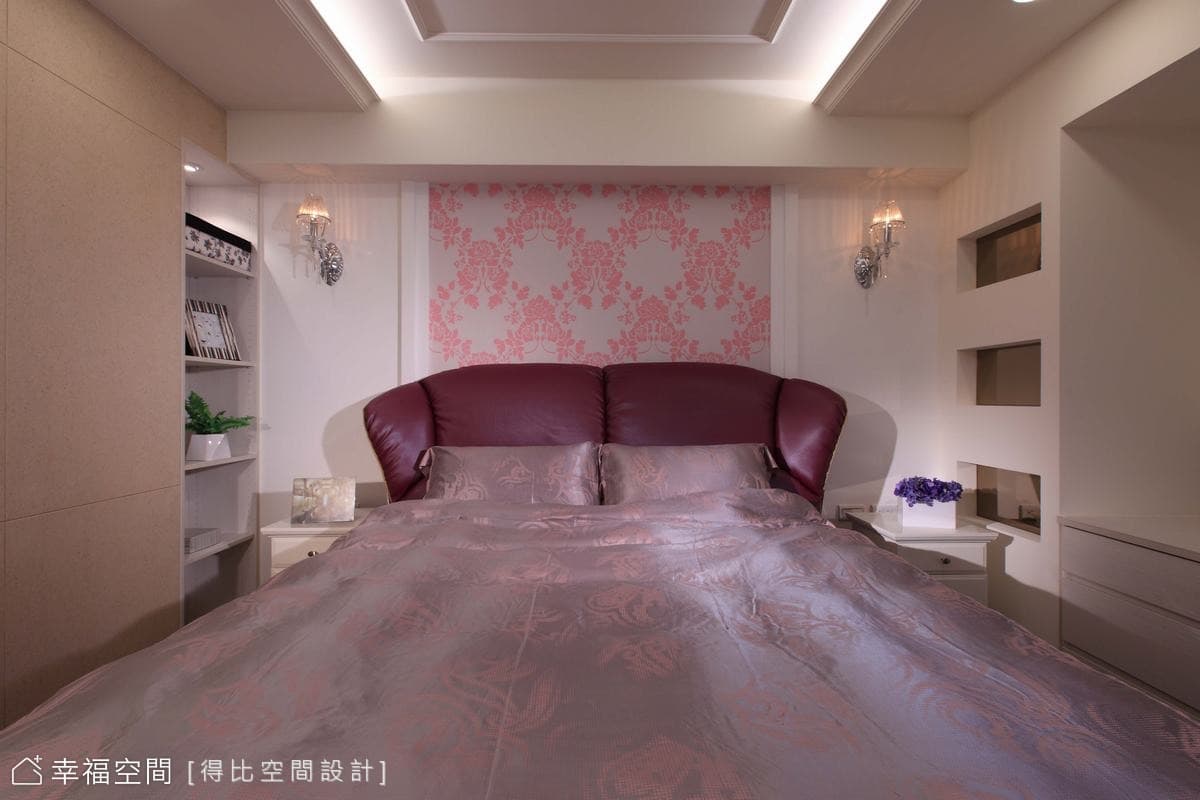 主臥床頭