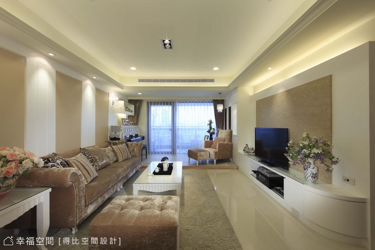 客廳望向陽台