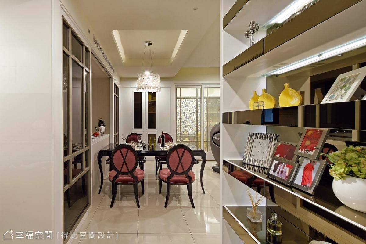 玄關望向餐廳