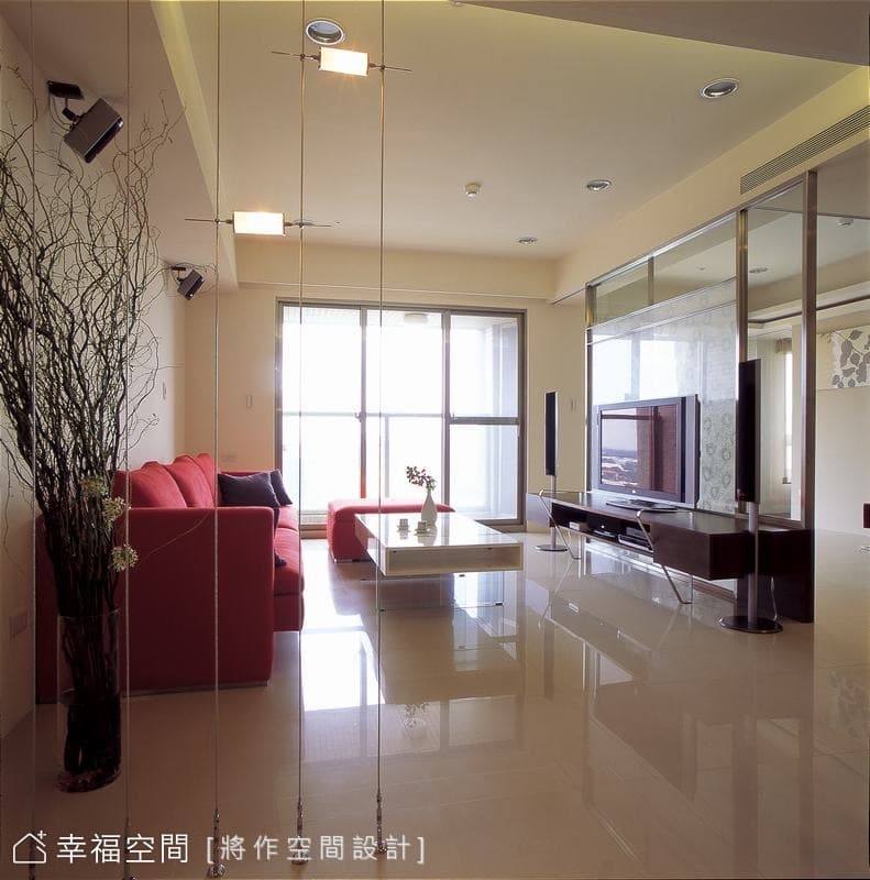 玄關望向客廳