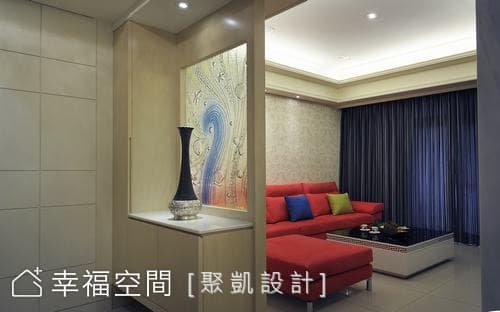 玄關望向客廳
