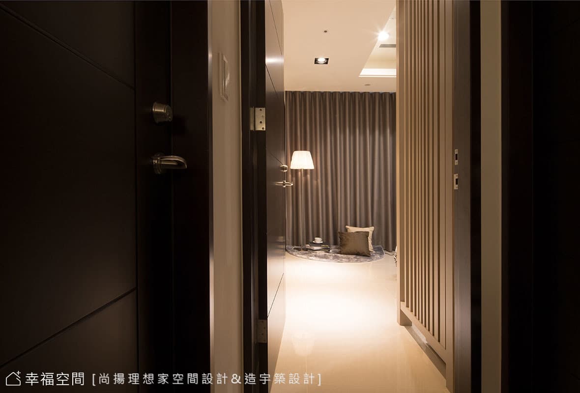主臥房隔屏