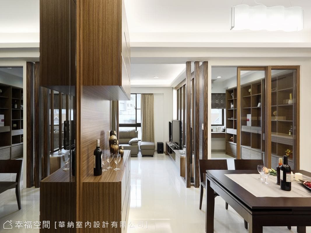 餐廳望向書房