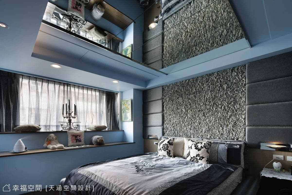 主臥床頭