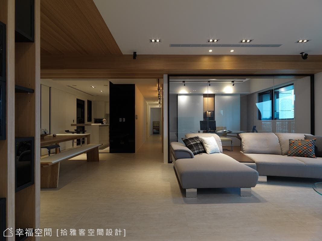 客廳望向書房