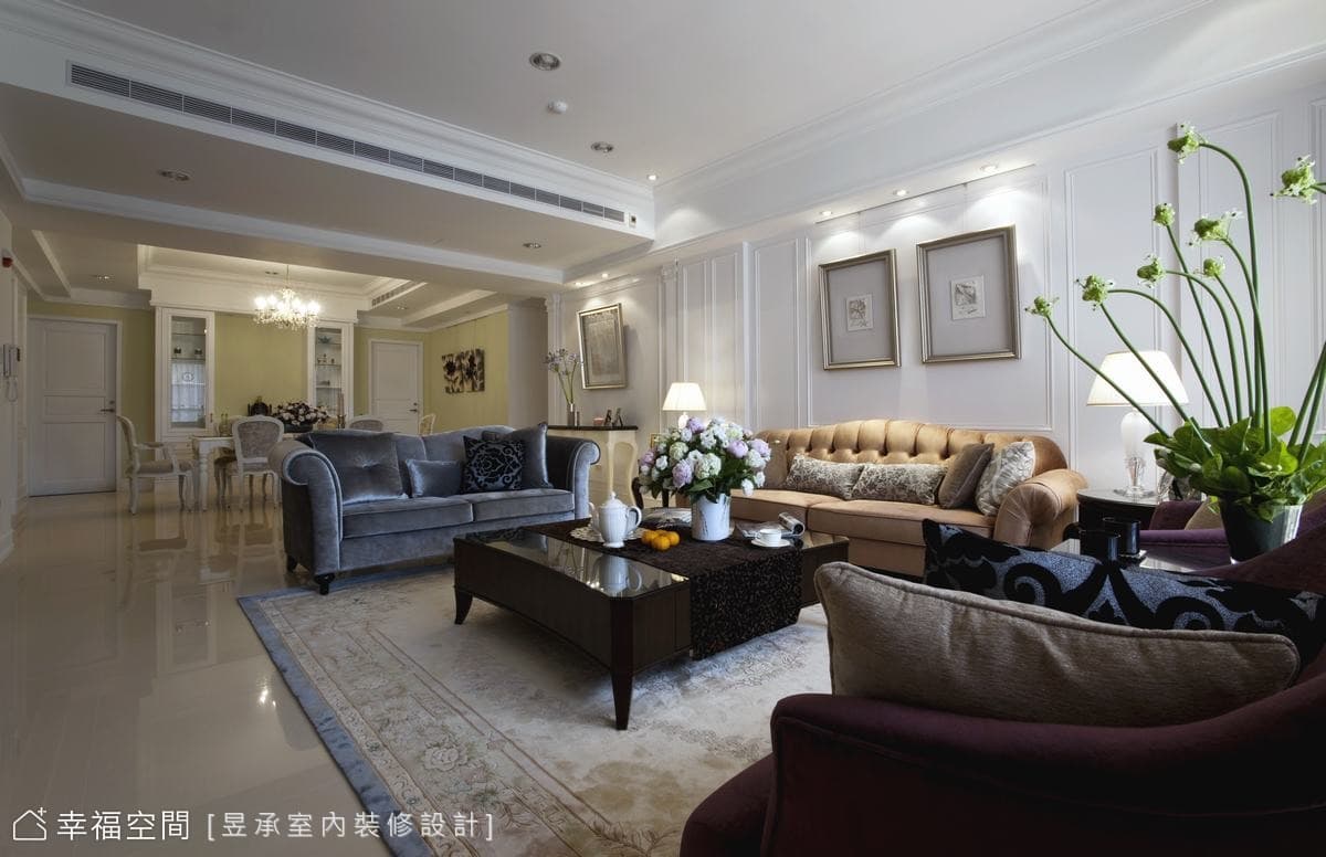 客廳望向餐廳