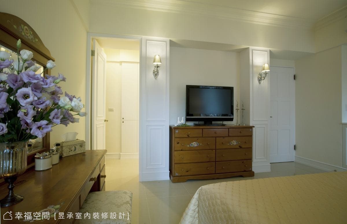 主臥電視牆