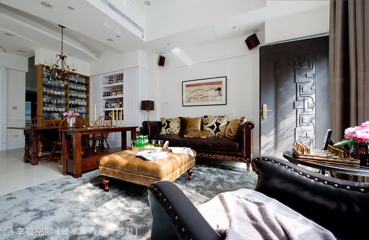 美式電影場景重現 鄰近森林的透天別墅