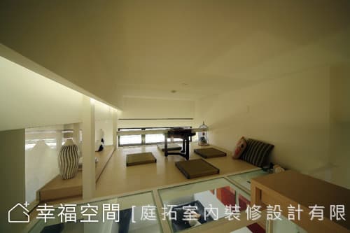 書房望向次臥