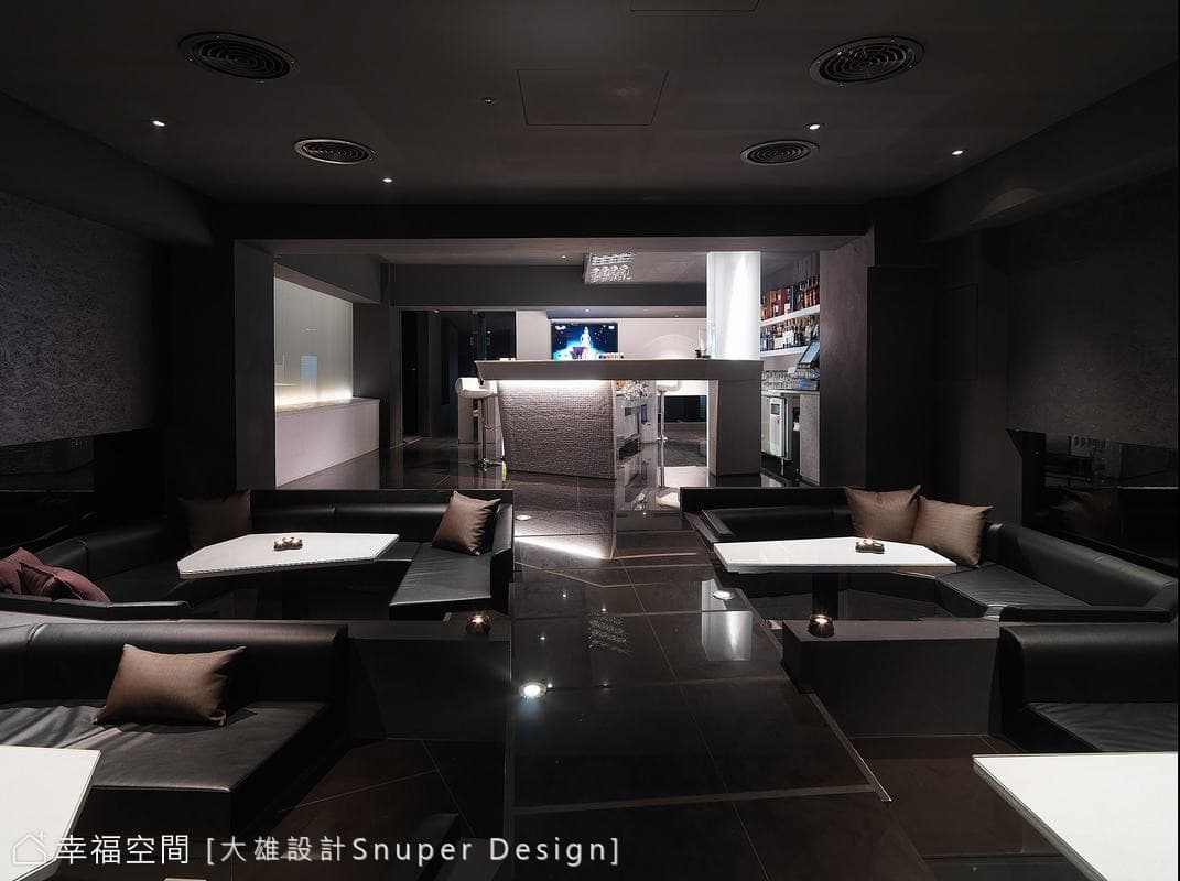 中央伸展檯