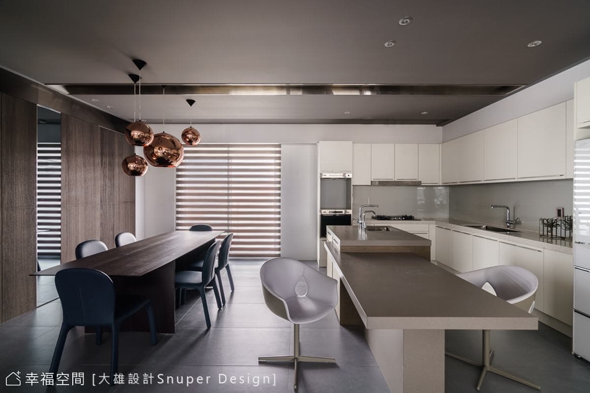 中介Interlace Grey